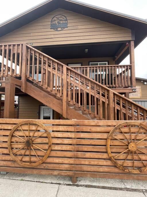 Parkway Yellowstone Guest House Room #2 Gardiner Exterior photo