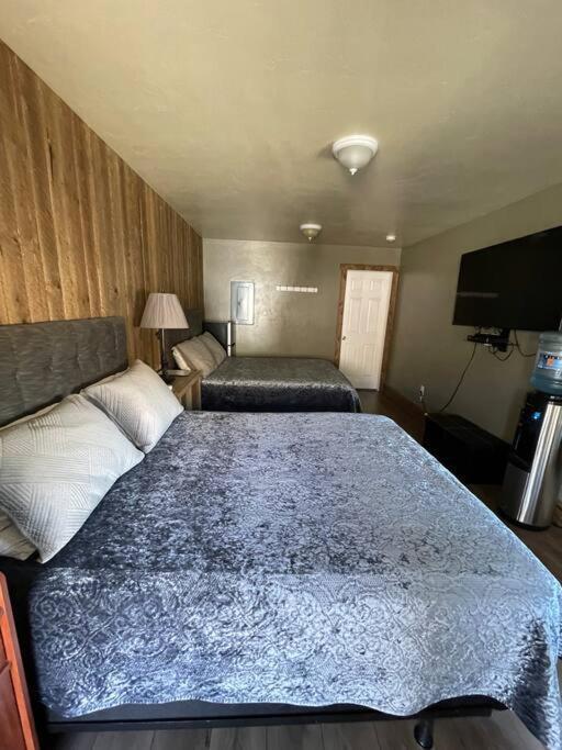 Parkway Yellowstone Guest House Room #2 Gardiner Exterior photo