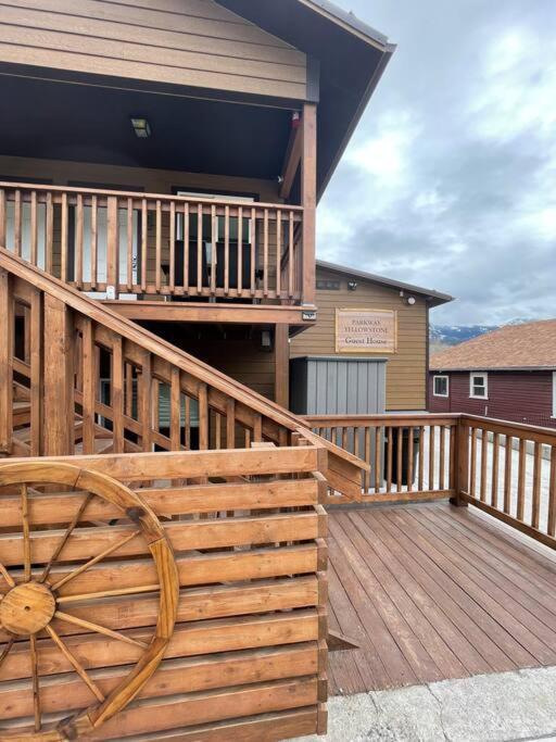 Parkway Yellowstone Guest House Room #2 Gardiner Exterior photo